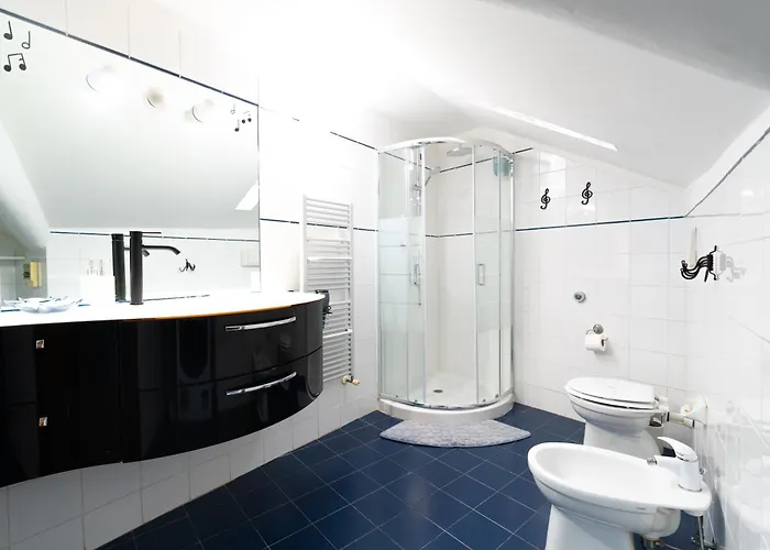 Airport & Sea, Large Music-themed