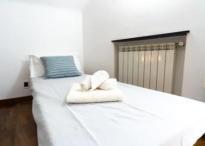 Airport & Sea, Large Music-themed Apartman Genova