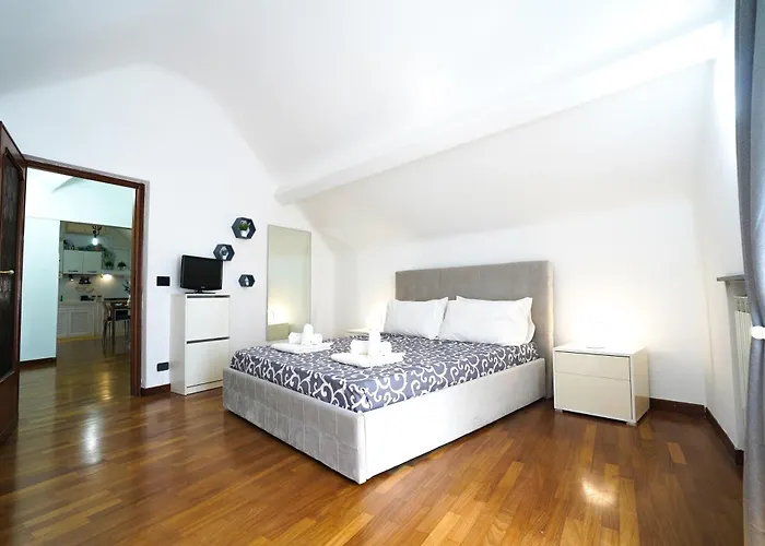 Airport & Sea, Large Music-themed